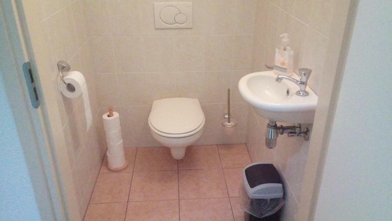 Uut In Thuus Apartamento Buren  Exterior foto